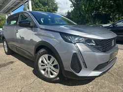 Grau Gebraucht 2023 Peugeot 5008 Active Van / Kleinbus | 22.999 € (Superpreis)