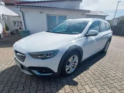 Weiß Gebraucht 2017 Opel Insignia Country Tourer Kombi | 16.499 € (Fairer Preis)