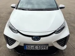 Weiß Gebraucht 2019 Toyota Mirai Limousine | 15.000 € (Teuer)