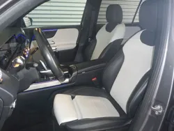Grau Gebraucht 2020 Mercedes GLB200 AMG SUV | 31.900 € (Fairer Preis)