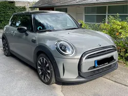 Grau Gebraucht 2021 Mini Cooper Classic Kleinwagen | 19.250 € (Guter Preis)