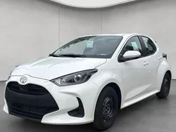 Weiß Neu 2025 Toyota Yaris Hybrid Comfort Limousine | 24.390 € (Fairer Preis)