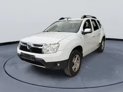 Weiß Gebraucht 2011 Dacia Duster Lauréate SUV | 5.990 € (Fairer Preis)