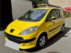 Gelb Gebraucht 2005 Peugeot 1007 Kleinwagen | 3.500 € (Fairer Preis)