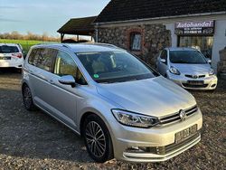 Silber Gebraucht 2016 VW Touran Highline Van / Kleinbus | 11.900 € (Fairer Preis)