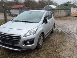 Grau Gebraucht 2015 Peugeot 3008 Style Limousine | 3.990 € (Fairer Preis)