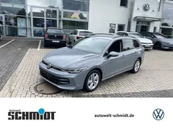 Mondsteingrau Gebraucht 2024 VW Golf VIII Life Kombi | 23.285 € (Guter Preis)