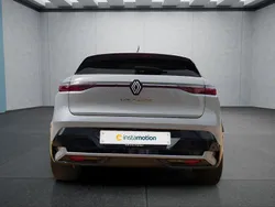 Grau Gebraucht 2022 Renault Mégane Limousine | 19.499 € (Fairer Preis)