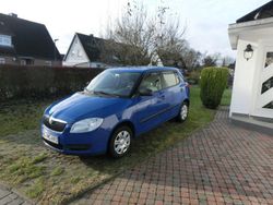 Blau Gebraucht 2009 Skoda Fabia Limousine | 1.350 € (Guter Preis)