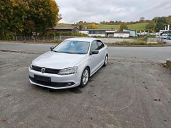 Silber Gebraucht 2012 VW Jetta Match Limousine | 5.450 € (Fairer Preis)