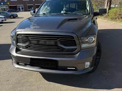Grau Gebraucht 2018 Dodge Ram Abholung | 32.500 € (Fairer Preis)