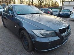 Grau Gebraucht 2006 BMW 318 Sport Line Limousine | 2.699 € (Superpreis)