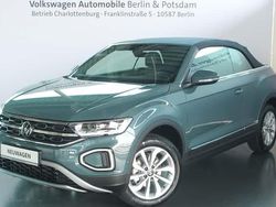 Blau Neu 2025 VW T-Roc Style SUV | 39.888 € (Etwas zu teuer)