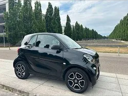 Schwarz Gebraucht 2018 Smart ForTwo Coupé Basis Kleinwagen | 14.300 € (Fairer Preis)