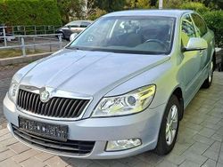 Modra aqua/aqua blau Gebraucht 2010 Skoda Octavia Impuls Edition Limousine | 3.700 € (Fairer Preis)