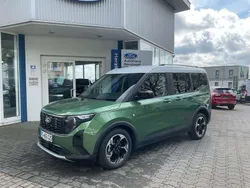 Bursting green metallic grün Gebraucht 2024 Ford Tourneo Courier Active Van / Kleinbus | 29.490 € (Fairer Preis)
