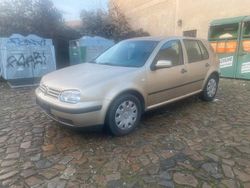 Gold Gebraucht 2001 VW Golf IV Edition Kleinwagen | 1.500 € (Fairer Preis)