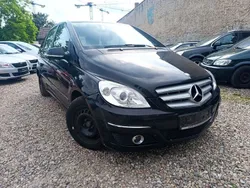 Schwarz Gebraucht 2011 Mercedes B180 Van / Kleinbus | 3.950 € (Guter Preis)