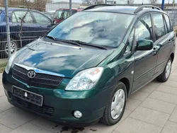 Grün Gebraucht 2002 Toyota Corolla Verso Van / Kleinbus | 2.500 € (Fairer Preis)