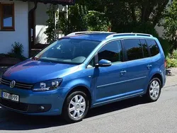 Blau Gebraucht 2014 VW Touran Cup Van / Kleinbus | 7.950 € (Etwas zu teuer)
