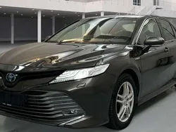 Grau Gebraucht 2020 Toyota Camry Hybrid Executive Limousine | 27.490 €