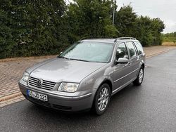 Silber Gebraucht 2002 VW Golf IV Kombi | 999 €