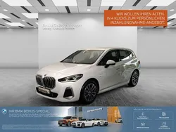 Weiß Gebraucht 2024 BMW 218 Active Tourer Luxury Line Van / Kleinbus | 30.909 € (Fairer Preis)