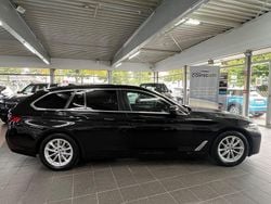 Saphirschwarz Gebraucht 2023 BMW 520 Sport Line Kombi | 34.999 € (Guter Preis)