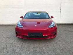 Rot Gebraucht 2019 Tesla Model 3 Long Range Limousine | 38.900 €