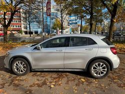 Grau Gebraucht 2019 Mercedes GLA250 AMG line SUV | 22.900 € (Guter Preis)