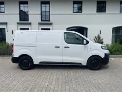 Weiß Gebraucht 2017 Citroën Jumpy Business Class Van / Kleinbus | 15.900 € (Etwas zu teuer)