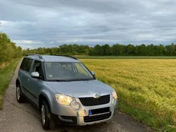 Silber Gebraucht 2012 Skoda Yeti SUV | 9.600 € (Teuer)