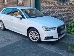 Weiß Gebraucht 2018 Audi A3 e-tron Kleinwagen | 19.500 € (Fairer Preis)