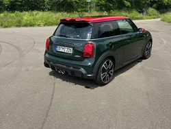 Grün Gebraucht 2021 Mini John Cooper Works Kleinwagen | 26.500 € (Fairer Preis)