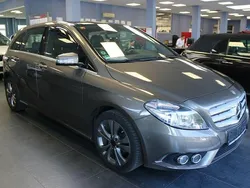Grau Gebraucht 2013 Mercedes B180 Van / Kleinbus | 9.980 € (Fairer Preis)