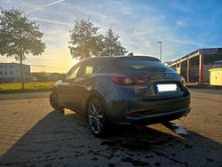 Grau Gebraucht 2018 Mazda 3 Exclusive-Line Limousine | 14.999 € (Fairer Preis)