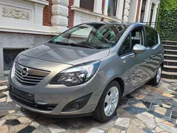 Grau Gebraucht 2011 Opel Meriva Van / Kleinbus | 3.900 € (Guter Preis)
