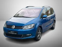 Blau Gebraucht 2017 VW Sharan Comfortline Van / Kleinbus | 24.800 € (Fairer Preis)