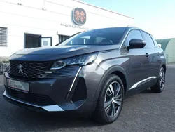 Grau Gebraucht 2021 Peugeot 3008 Allure SUV | 25.890 € (Fairer Preis)