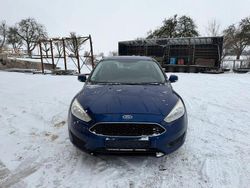 Blau Gebraucht 2015 Ford Focus Trend Limousine | 3.990 € (Superpreis)