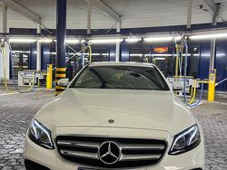 Weiß Gebraucht 2017 Mercedes E220 Limousine | 26.500 € (Etwas zu teuer)