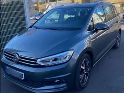 Grau Gebraucht 2019 VW Touran Highline Van / Kleinbus | 22.200 € (Guter Preis)