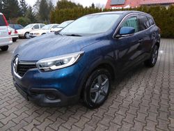 Blau Gebraucht 2015 Renault Kadjar Komfort SUV | 9.998 € (Fairer Preis)