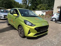 Gelb Gebraucht 2024 Hyundai i10 Trend Kleinwagen | 16.990 € (Fairer Preis)