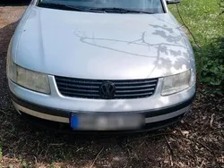 Silber Gebraucht 1999 VW Passat Limousine | 1.450 €