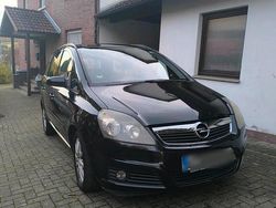 Schwarz Gebraucht 2006 Opel Zafira Kombi | 3.000 € (Etwas zu teuer)