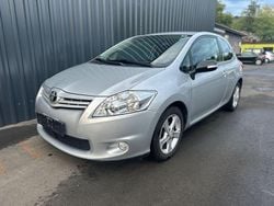 Ultra silver Gebraucht 2012 Toyota Auris Basis Kleinwagen | 7.999 € (Etwas zu teuer)