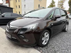 Braun Gebraucht 2016 Opel Zafira Tourer drive Van / Kleinbus | 5.999 € (Guter Preis)