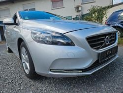 Grau Gebraucht 2015 Volvo V40 Linje You! Kombi | 13.999 € (Etwas zu teuer)