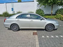 Silber Gebraucht 2004 Toyota Avensis Limousine | 2.300 € (Guter Preis)
